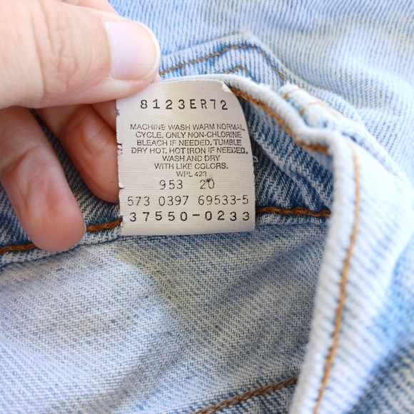Vintage 550 Levi's Relaxed Highrise Shorts 5 Jr. - Picture 6 of 6